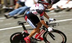 开云官网-佩德里一鸣惊人，乌拉圭完美战术击溃奥地利