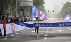 开云体育在线-女子马拉松：埃塞俄比亚选手勇夺金牌的简单介绍