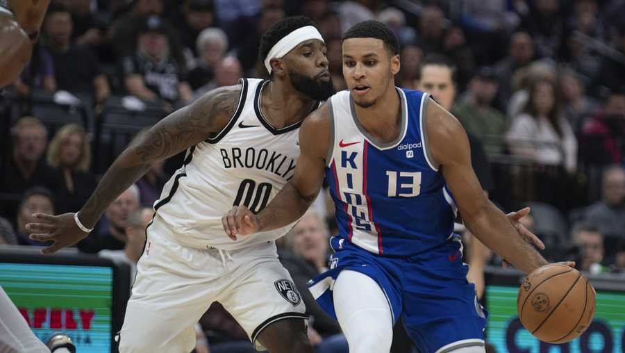 湖人B队逆转篮网B队，萨博尼斯制霸全场