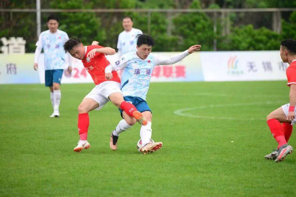 包含球队全员集训备战，为荣誉而战的词条