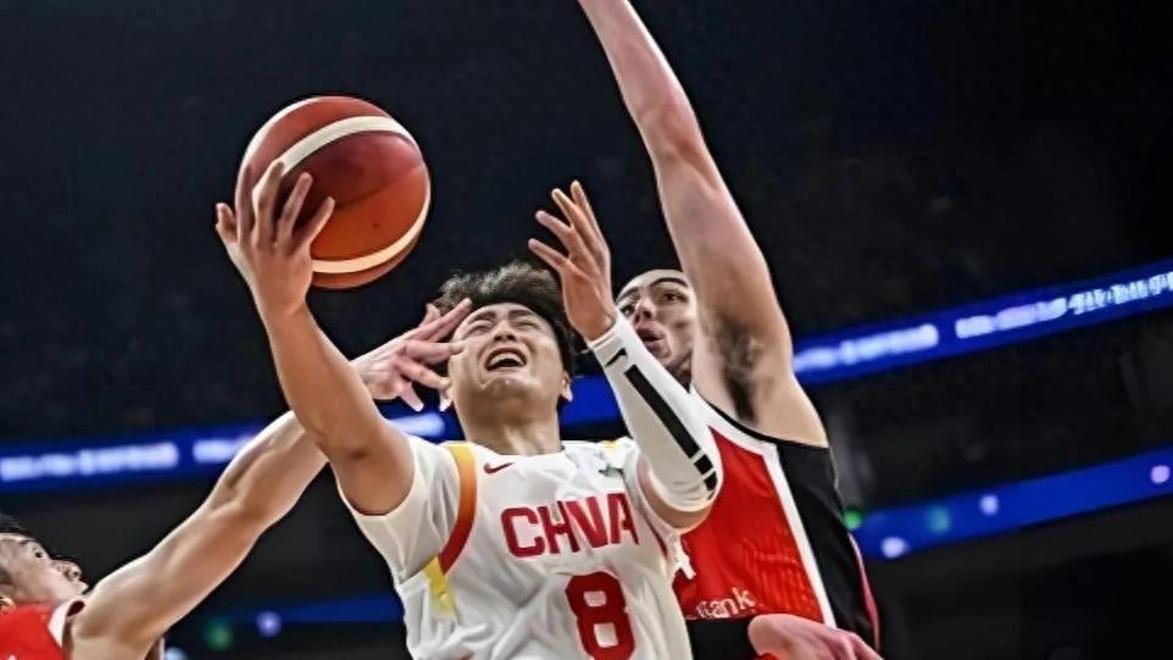 江西男篮艰难取胜，奋勇冲刺前景