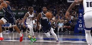 勇士完胜独行侠,瓦兰丘纳斯高光表现的简单介绍 勇士完胜独行侠,瓦兰丘纳斯高光表现的简单介绍