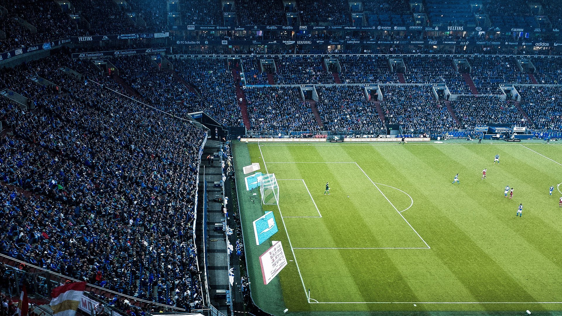 凯恩的稳定与西班牙的绝杀，足球世界里的两种胜利哲学